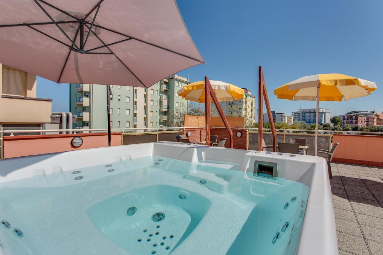 Hotel Joli Cesenatico Exterior foto