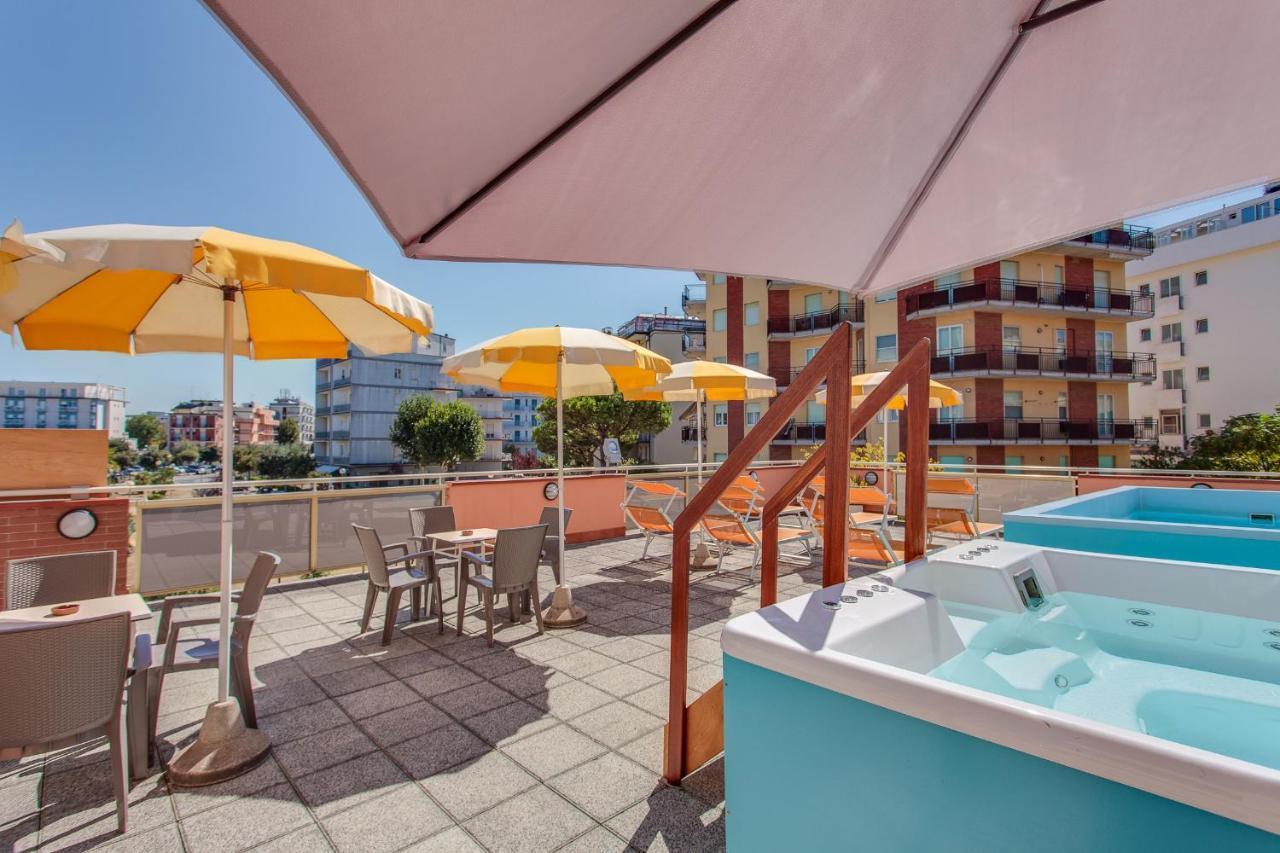 Hotel Joli Cesenatico Exterior foto