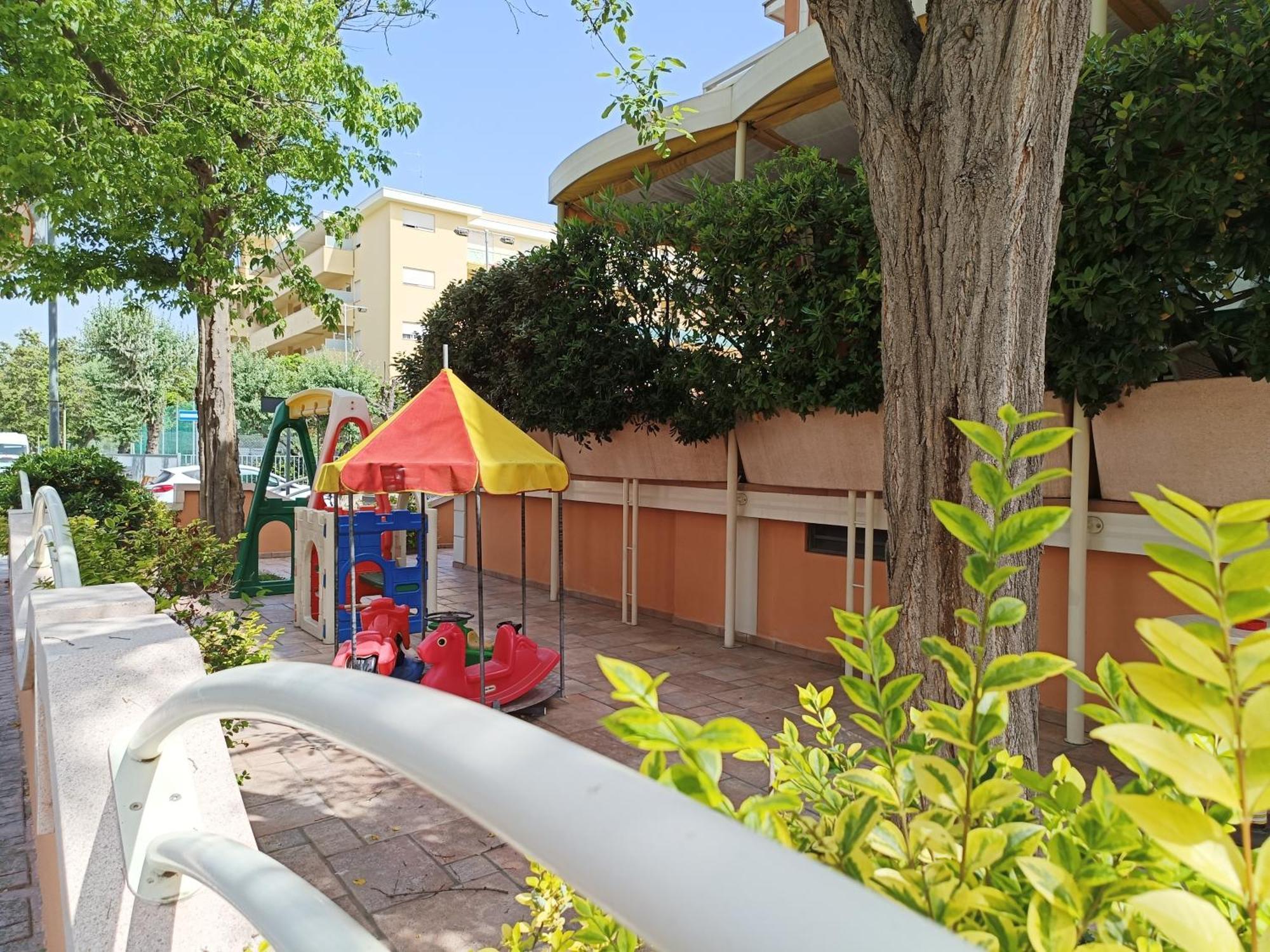 Hotel Joli Cesenatico Exterior foto