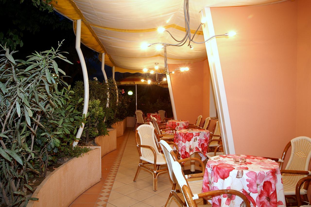 Hotel Joli Cesenatico Exterior foto